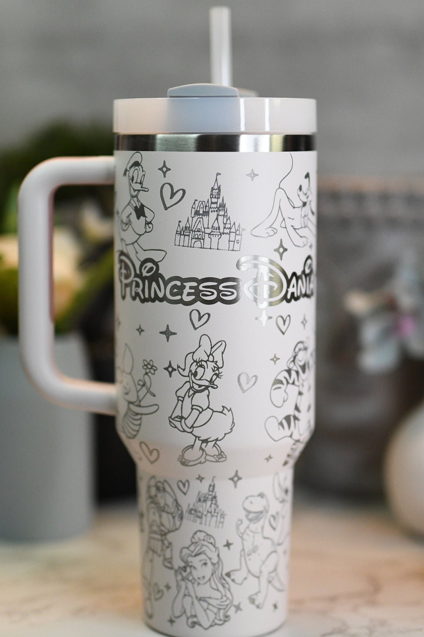 40oz Quencher DN Tumbler - Magical Holiday Characters TZ8